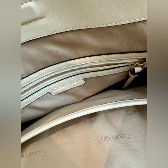 Calvin Klein Cream colored Shoulder Bag - Picture 10 of 13